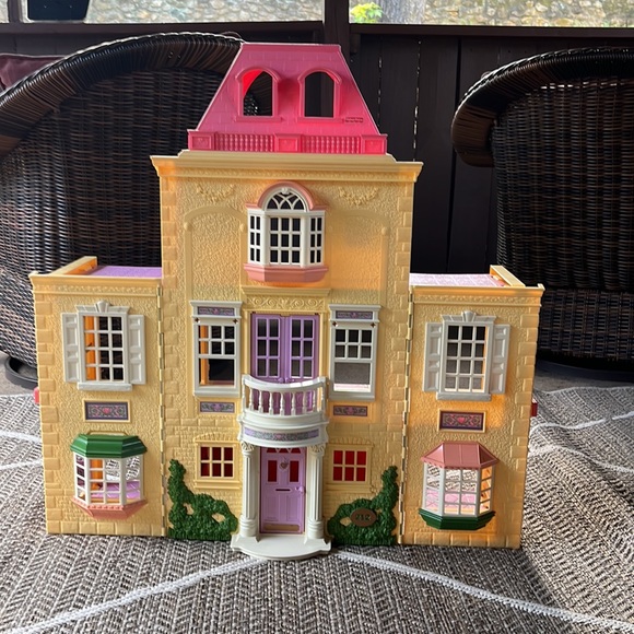 Fisher Price Loving Family Grand Mansion Twin Time Folding Doll House - Picture 2 of 7